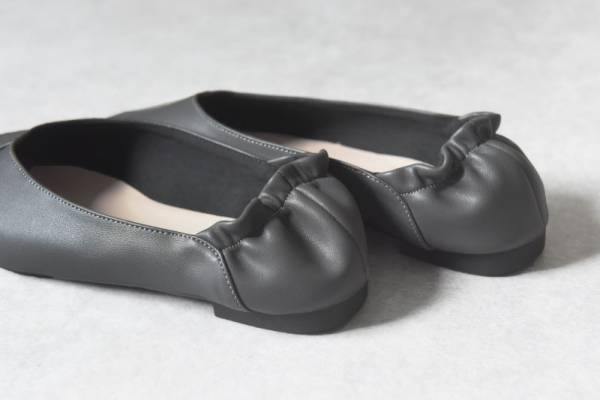 折りたたまないからサッと履ける、マニッシュな携帯シューズ【インスタグラマーさんのもの選び】[PR]