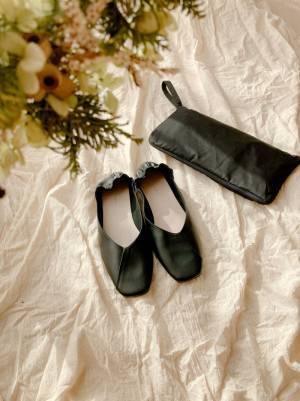 折りたたまないからサッと履ける、マニッシュな携帯シューズ【インスタグラマーさんのもの選び】[PR]