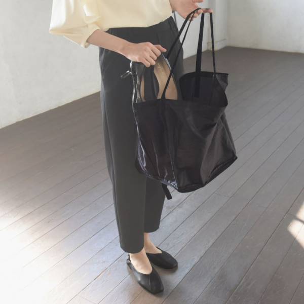 折りたたまないからサッと履ける、マニッシュな携帯シューズ【インスタグラマーさんのもの選び】[PR]