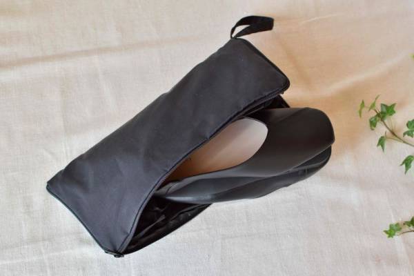 折りたたまないからサッと履ける、マニッシュな携帯シューズ【インスタグラマーさんのもの選び】[PR]