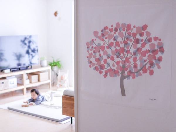 一足先に春気分♪お部屋がパッと華やかになる「春タペストリー」インスタグラマーさんの素敵なお部屋レポ[PR]