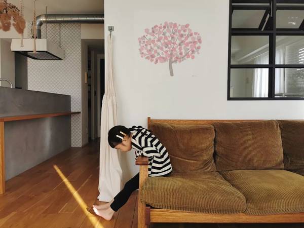 一足先に春気分♪お部屋がパッと華やかになる「春タペストリー」インスタグラマーさんの素敵なお部屋レポ[PR]