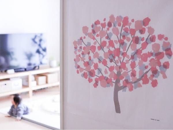 一足先に春気分♪お部屋がパッと華やかになる「春タペストリー」インスタグラマーさんの素敵なお部屋レポ[PR]