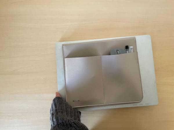 bon moment 「ベッド横、ソファ横で使えるフェイクレザーサイドポケット収納」のショートタイプをマウスパッドとして使ってみたら[PR]