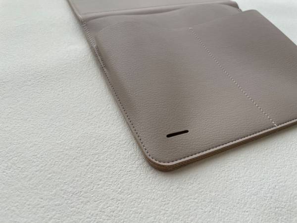 bon moment 「ベッド横、ソファ横で使えるフェイクレザーサイドポケット収納」のショートタイプをマウスパッドとして使ってみたら[PR]