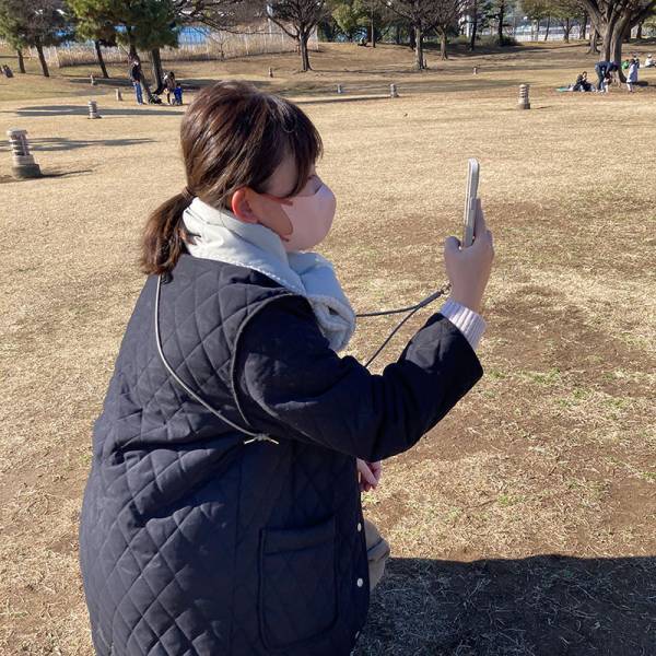 【アンジェ本店限定！新色登場】正直もう手放せない…！手ぶらが叶うスマホストラップ。愛用スタッフのリアル使用レポ[PR]