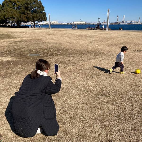 【アンジェ本店限定！新色登場】正直もう手放せない…！手ぶらが叶うスマホストラップ。愛用スタッフのリアル使用レポ[PR]