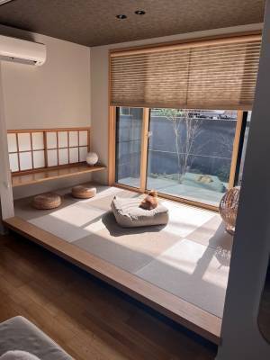 ペットや赤ちゃんとの暮らしにも嬉しい！bon moment luxeから登場した布団収納ケースの新作“多機能モデル”のある暮らし【インスタグラマーさんのもの選び】[PR]