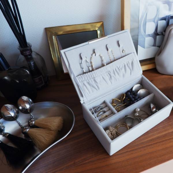 私だけの特別な宝箱。開く度に気分が上がるアクセサリーケース。アンジェスタッフに使用感聞きました。[PR]