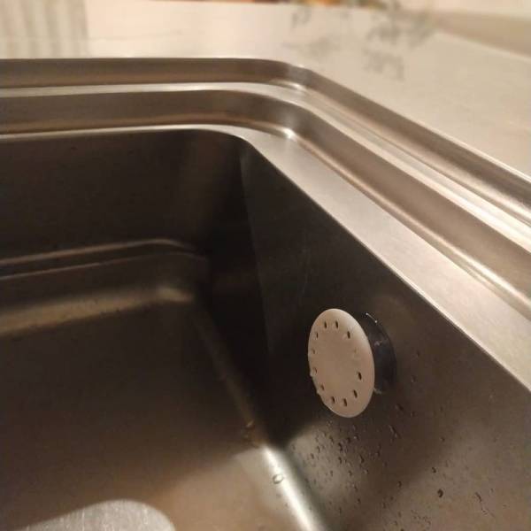 清潔＆スッキリ！シンクの景観も整う「浮かせるスポンジホルダー」【インスタグラマーさんのもの選び】[PR]