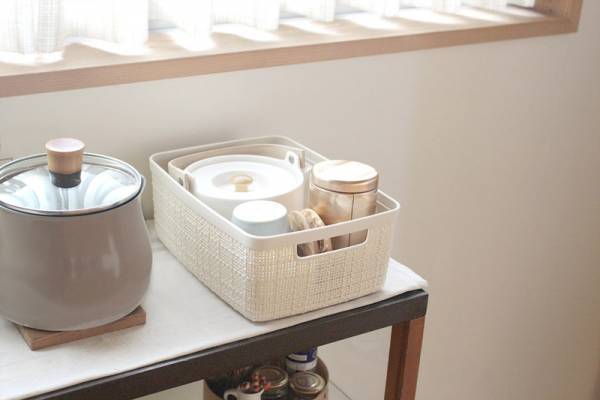 樹脂製だけどナチュラルに馴染む。リネン風BOXで「適材適所の」バスケット収納！[PR]