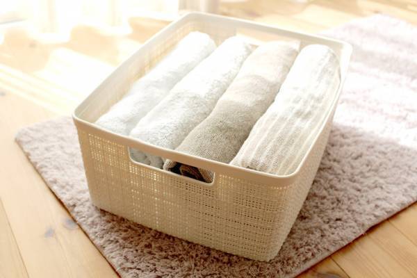 樹脂製だけどナチュラルに馴染む。リネン風BOXで「適材適所の」バスケット収納！[PR]