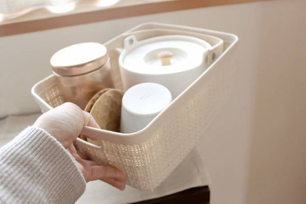 樹脂製だけどナチュラルに馴染む。リネン風BOXで「適材適所の」バスケット収納！[PR]