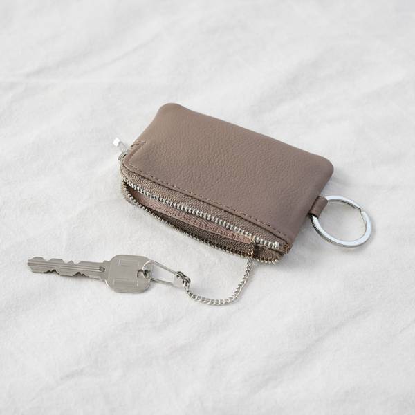 春気分を高めてくれる、bon momentのシックでシンプルな新作革小物が登場[PR]