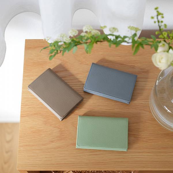 春気分を高めてくれる、bon momentのシックでシンプルな新作革小物が登場[PR]