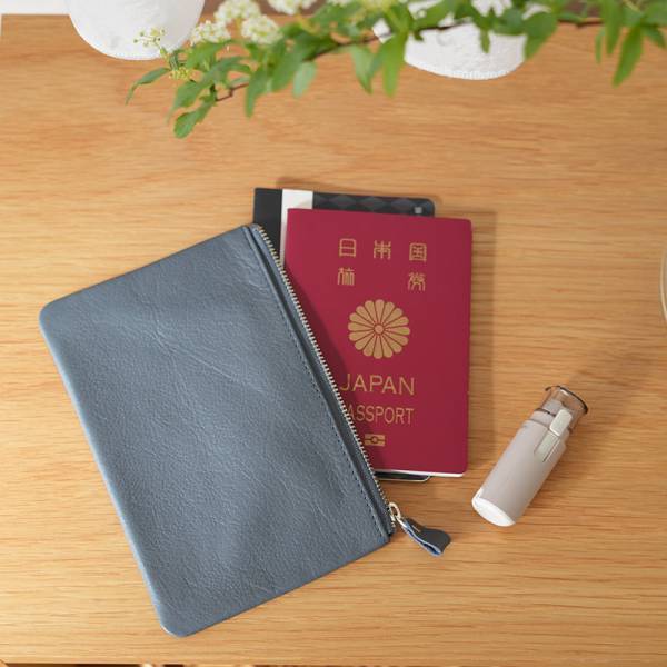 春気分を高めてくれる、bon momentのシックでシンプルな新作革小物が登場[PR]