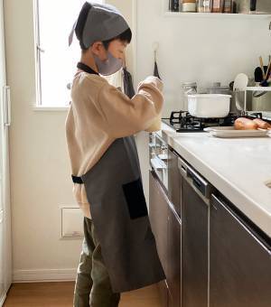 おままごとから園イベント、小学校使いまで。高学年まで長く使える「kukka ja puuキッズエプロン」[PR]