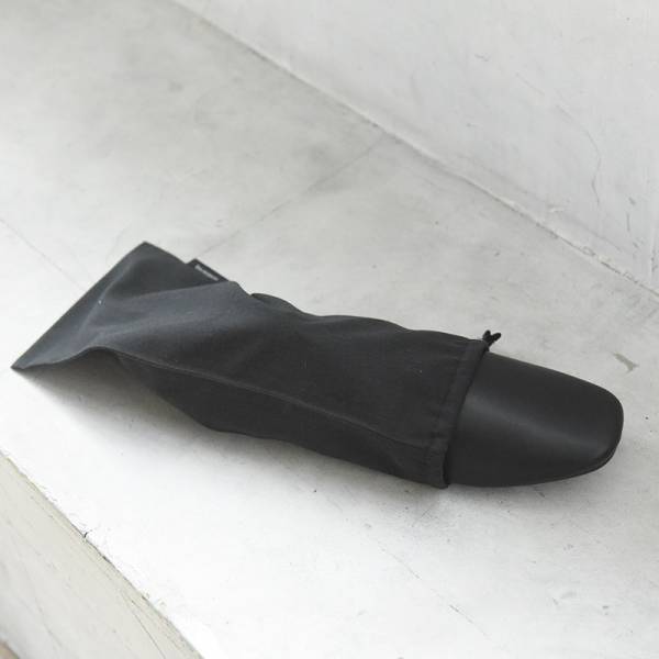 パパもママも使える「学校スリッパ」　シンプルでセレモニーにも使いやすい！