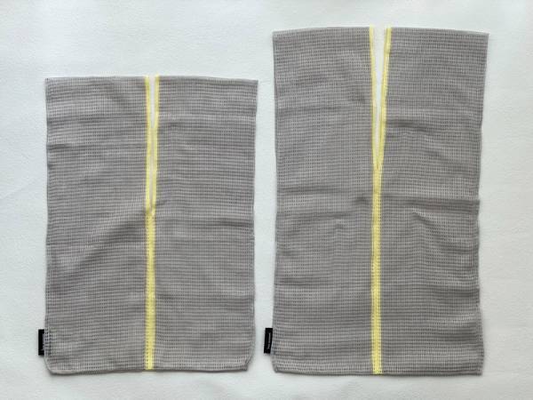 くしゅっと無造作に丸めてかわいい、春におすすめの「ラッセル編みのエコバッグ」。[PR]