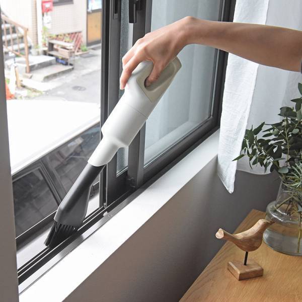 掃除が苦手な人も大丈夫。スマートなのにパワフル性能「±0　ハンディクリーナー」[PR]