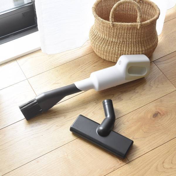 掃除が苦手な人も大丈夫。スマートなのにパワフル性能「±0　ハンディクリーナー」[PR]