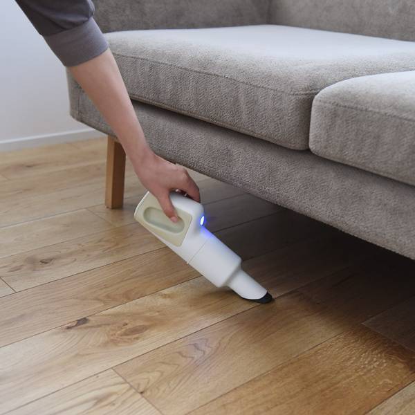 掃除が苦手な人も大丈夫。スマートなのにパワフル性能「±0　ハンディクリーナー」[PR]