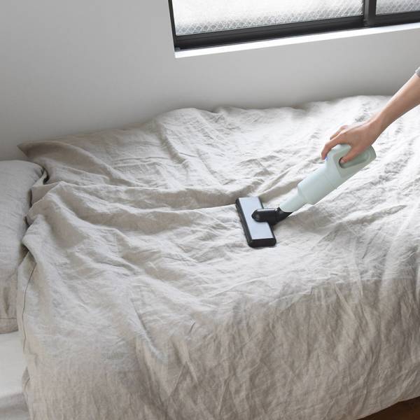 掃除が苦手な人も大丈夫。スマートなのにパワフル性能「±0　ハンディクリーナー」[PR]