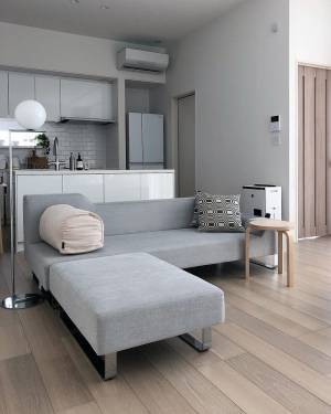 ソファ派さん待望！？布団収納ケースの“ソファにフィットする新モデル”、リアルな使い心地レポート【インスタグラマーさんのもの選び】[PR]