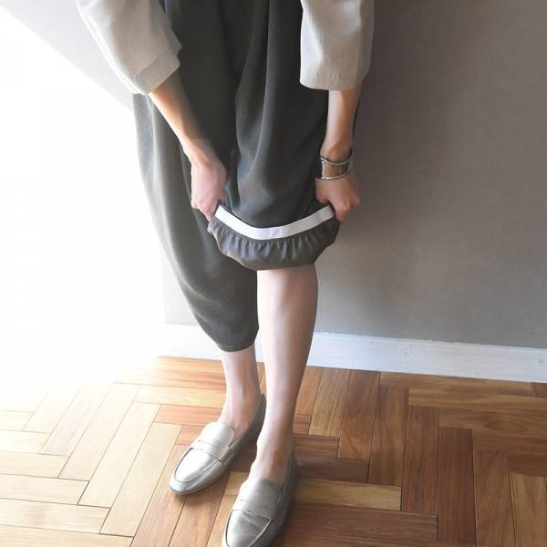 なんで今までなかったの？？「裾くるっ」の裏技でこんなにストレスフリーなスカート見えパンツ[PR]