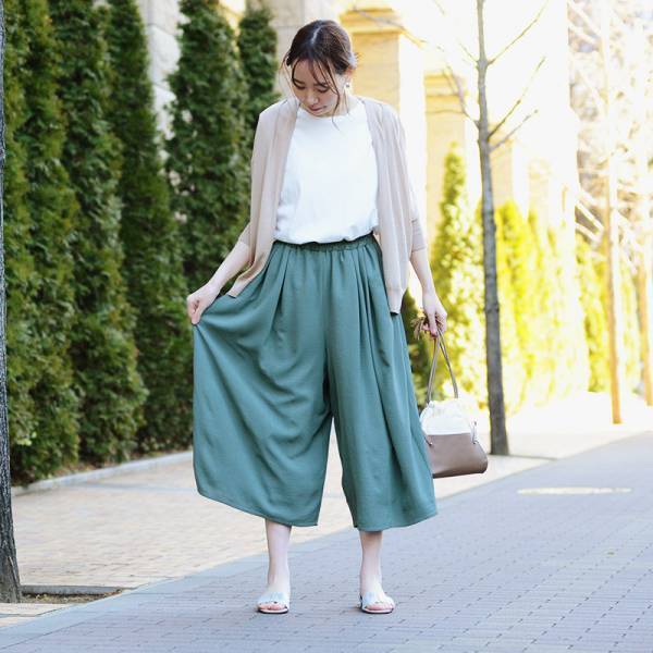 なんで今までなかったの？？「裾くるっ」の裏技でこんなにストレスフリーなスカート見えパンツ[PR]