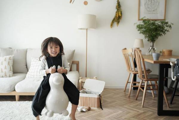 インテリアにこだわるなら、おもちゃの色にもこだわりたい。そんな願いを叶える限定カラーのロディ。【インスタグラマーさんのモノ選び】[PR]