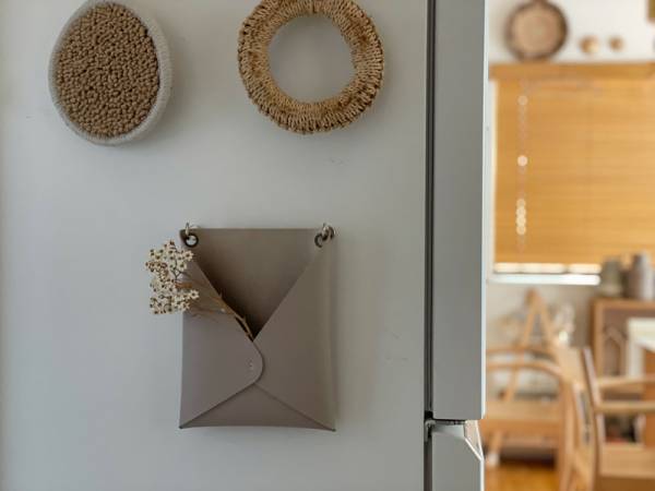 ちょいと一時置きをおしゃれに叶える、bon moment「小分けに収納できるレターポケット」。[PR]