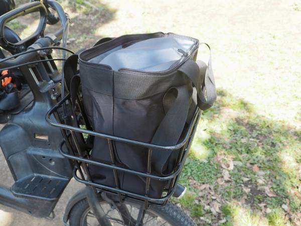 お花見、ピクニック、買い物…これからの季節に大活躍！荷物の量に合わせて2wayで使える「拡張できる 保冷トートバッグ」[PR]