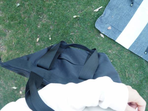 お花見、ピクニック、買い物…これからの季節に大活躍！荷物の量に合わせて2wayで使える「拡張できる 保冷トートバッグ」[PR]