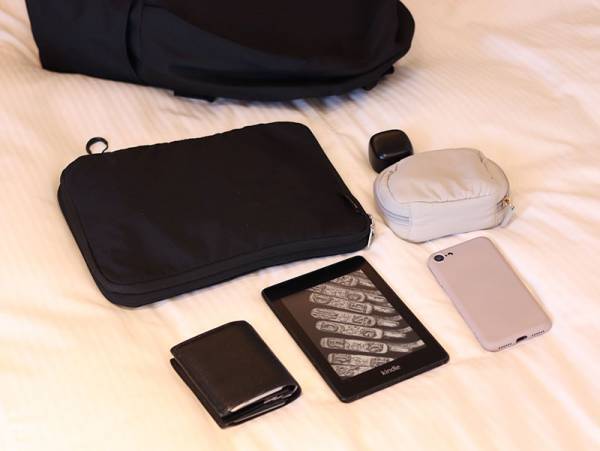 旅行や帰省のかさばる荷物を簡単圧縮！ 「トラベルポーチ」スタッフ活用術