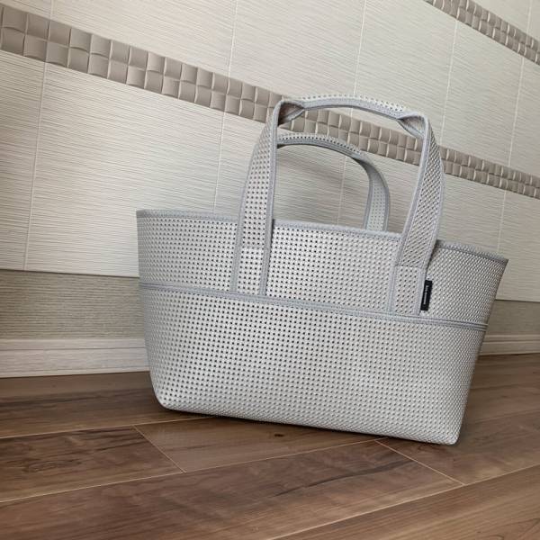 夫婦2人のランドリーボックスにぴったり！ たっぷり入るのに軽い、丸洗いもできるトートバッグ[PR]