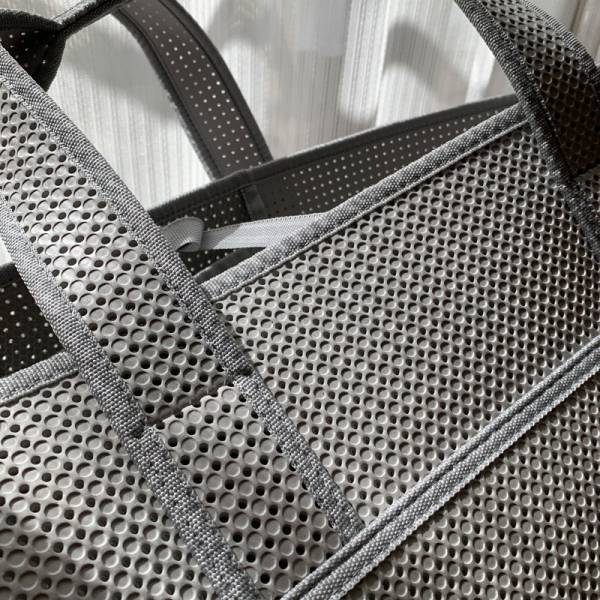 夫婦2人のランドリーボックスにぴったり！ たっぷり入るのに軽い、丸洗いもできるトートバッグ[PR]