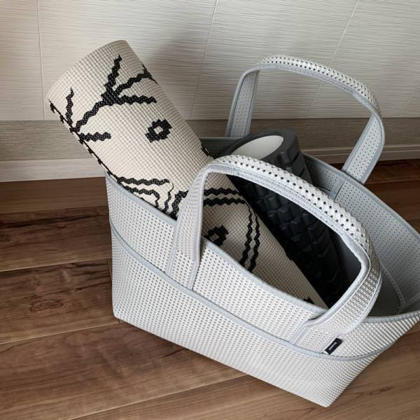 夫婦2人のランドリーボックスにぴったり！ たっぷり入るのに軽い、丸洗いもできるトートバッグ[PR]