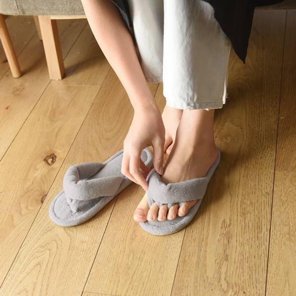 あしゆびの解放感がたまらない！おつかれ足に「bon moment　5本指スリッパ」[PR]