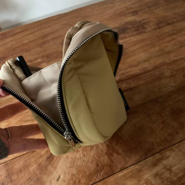 「メイクポーチの中身がぐちゃぐちゃ」を卒業しよう！ 探し物がすぐに見つかる「立てる収納メイクポーチ」[PR]