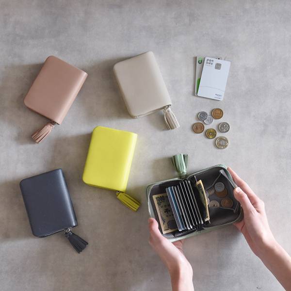 春っぽい新色がデビュー！小さなバッグにも入る人気のミニ財布、全５色どれにする？[PR]