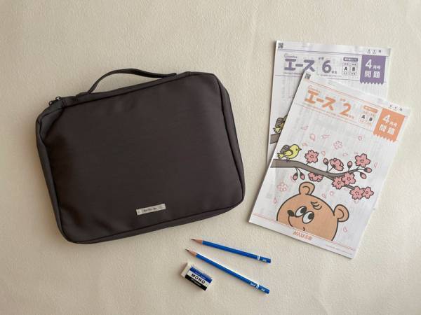 通信教材の持ち運びに便利！kukka ja puu の「持ち歩けるお道具箱 お絵かきバッグ」。[PR]
