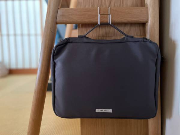 通信教材の持ち運びに便利！kukka ja puu の「持ち歩けるお道具箱 お絵かきバッグ」。[PR]