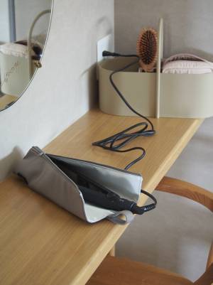 【待望の再入荷】理想のヘアアイロン収納見つけた！インスタグラマーさん愛用多数のbon moment耐熱ヘアアイロンポーチ[PR]