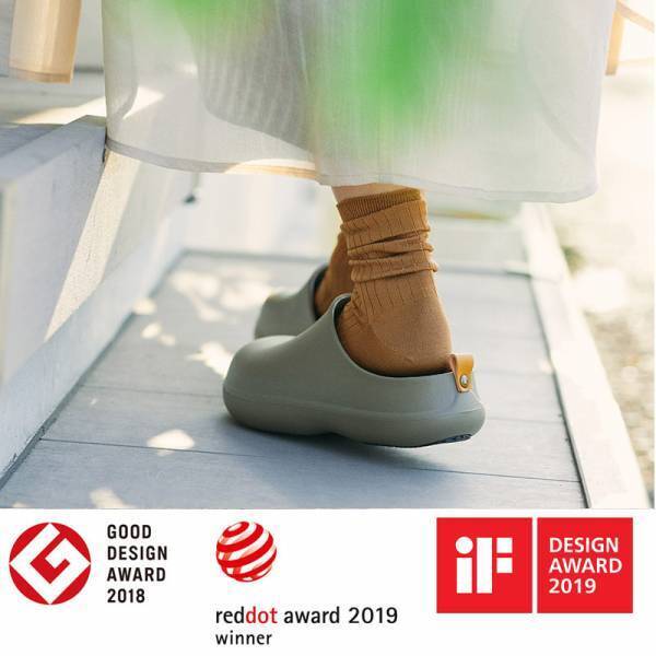 日常のいろんなシーンで活躍する、進化したつっかけ 「bi×sole ワンマイルサンダル／バイソール」[PR]