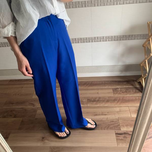 コンセプトは”雲を歩くような履き心地” 大人の足にふさわしいトングサンダル。[PR]