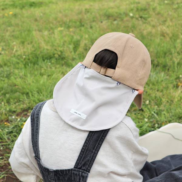 キャップに憧れるお年頃キッズからジュニアサイズキッズまで。日よけタレ付きキッズキャップ新登場！[PR]