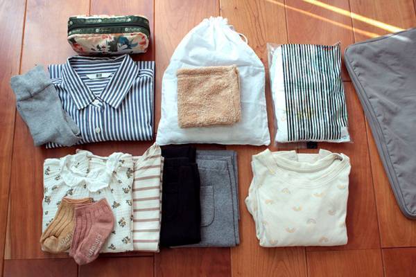 リュック1つで旅に出よう！かさばる子どもの衣類もコンパクトに。「圧縮トラベルポーチ」を使って実際にパッキングしてみました。[PR]