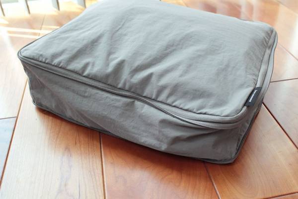 リュック1つで旅に出よう！かさばる子どもの衣類もコンパクトに。「圧縮トラベルポーチ」を使って実際にパッキングしてみました。[PR]