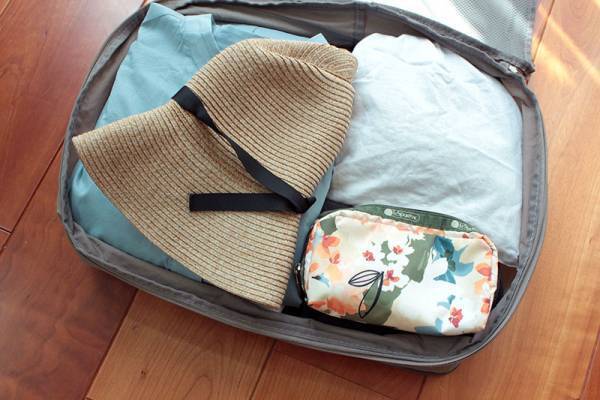 リュック1つで旅に出よう！かさばる子どもの衣類もコンパクトに。「圧縮トラベルポーチ」を使って実際にパッキングしてみました。[PR]